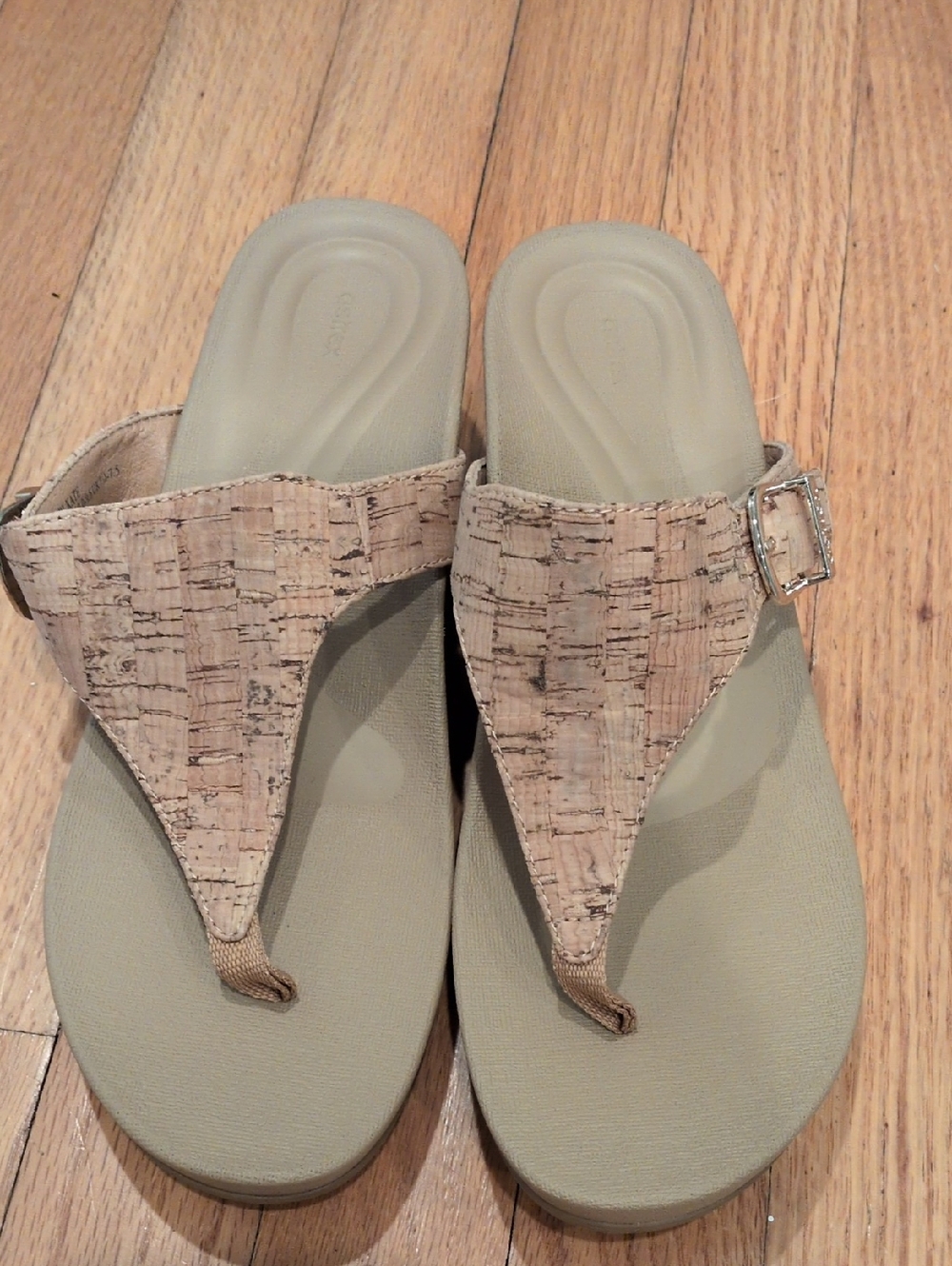 Aetrex Kate Comfort Cork-Style Thong Sandals with Buckle W9 - Picture 3 of 9